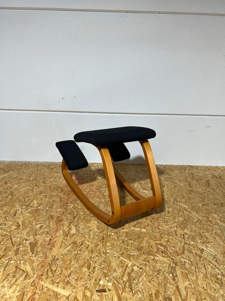Varier (Stokke) Variable Balans Ergonomische Kniestoel Zwart, Zwart, Ophalen of Verzenden, Zo goed als nieuw, Eén