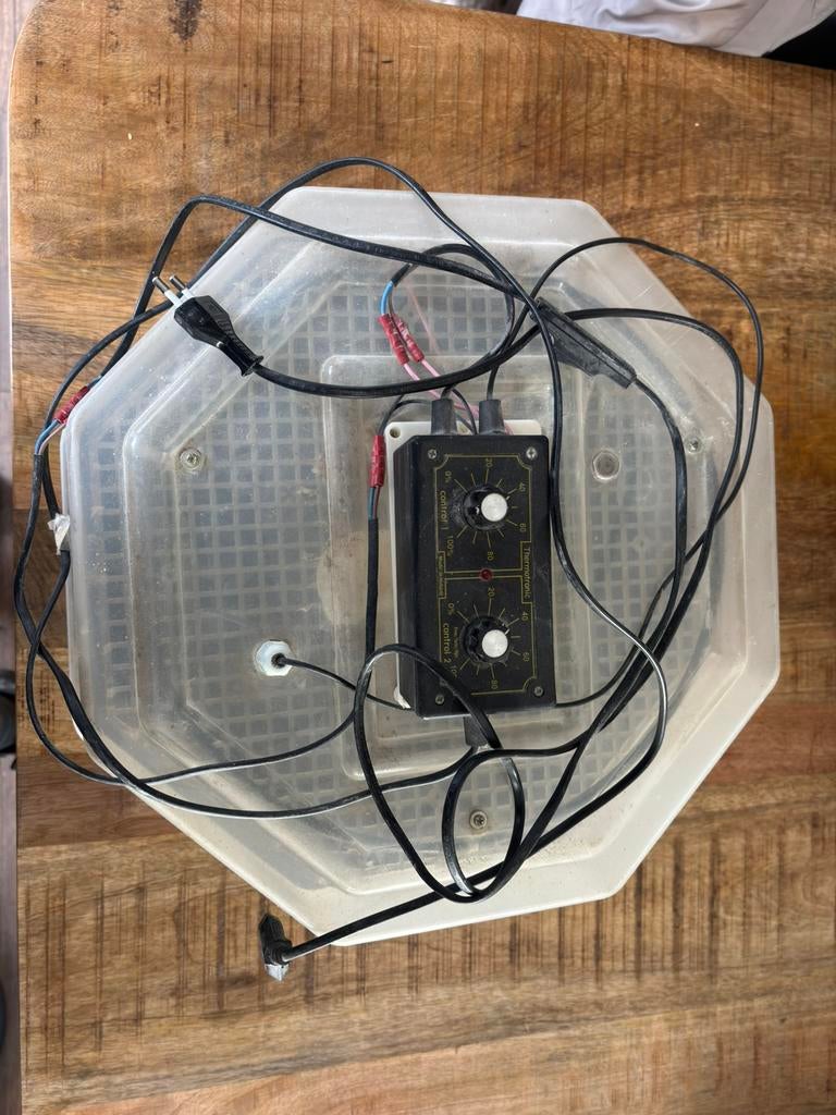 Broedmachine, Ophalen, Zo goed als nieuw, Broedmachine