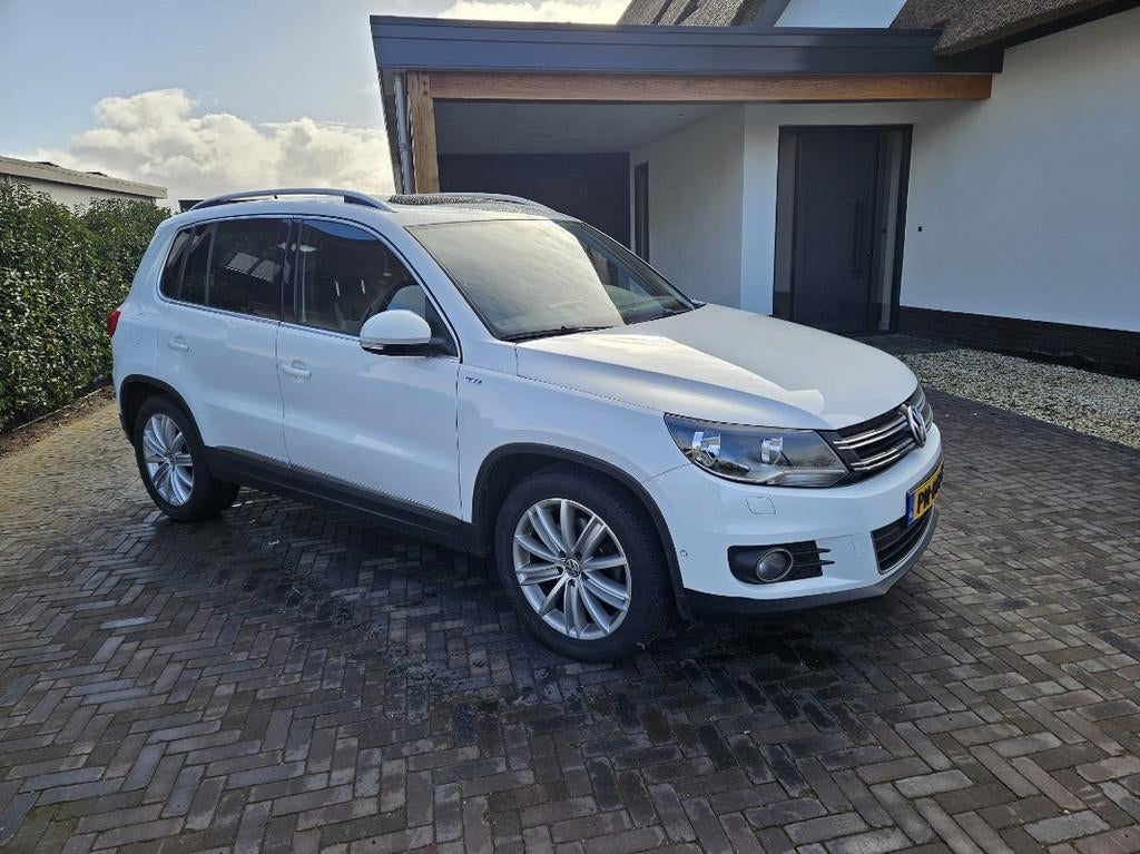 Volkswagen Tiguan 1.4 TSI R-Line 122pk 2e eig. Clima Navi PD, Voorwielaandrijving, Euro 5, Gebruikt, 4 cilinders