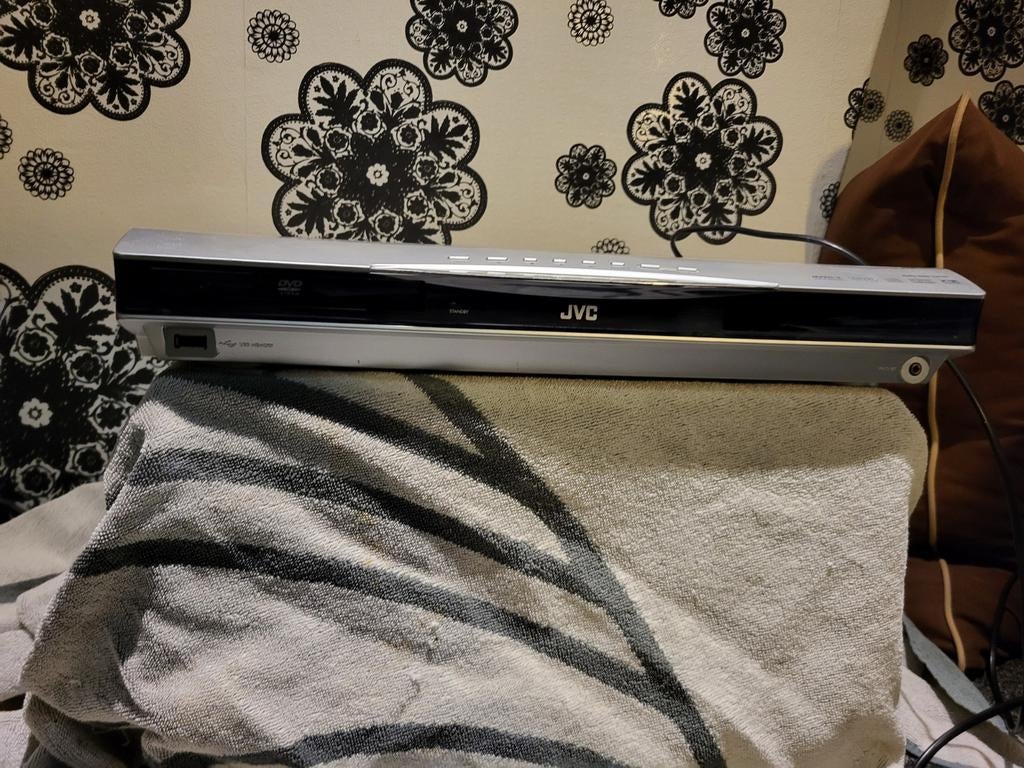 JVC. TH-P3  cd  dvd player, Ophalen of Verzenden, Laminaat
