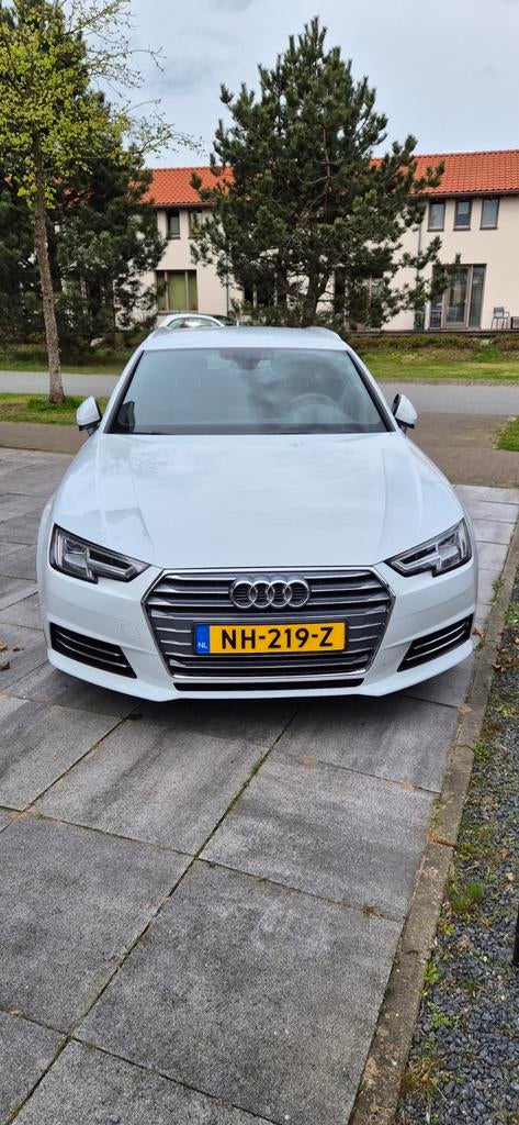 Audi A4 2.0 TDI 150pk S Tronic 2016 Wit, Auto's, Audi, 4 cilinders, Wit, Diesel, 168 €/maand