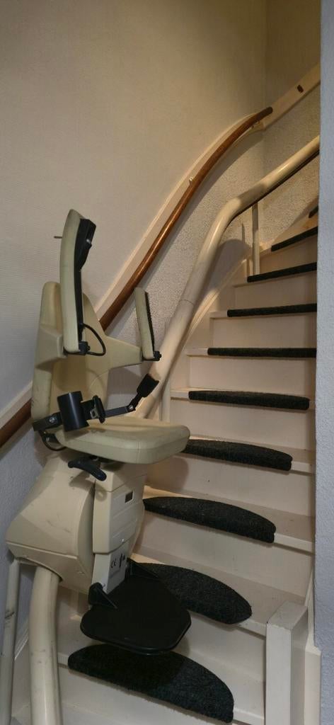 Handicare Traplift, Ophalen, Gebruikt