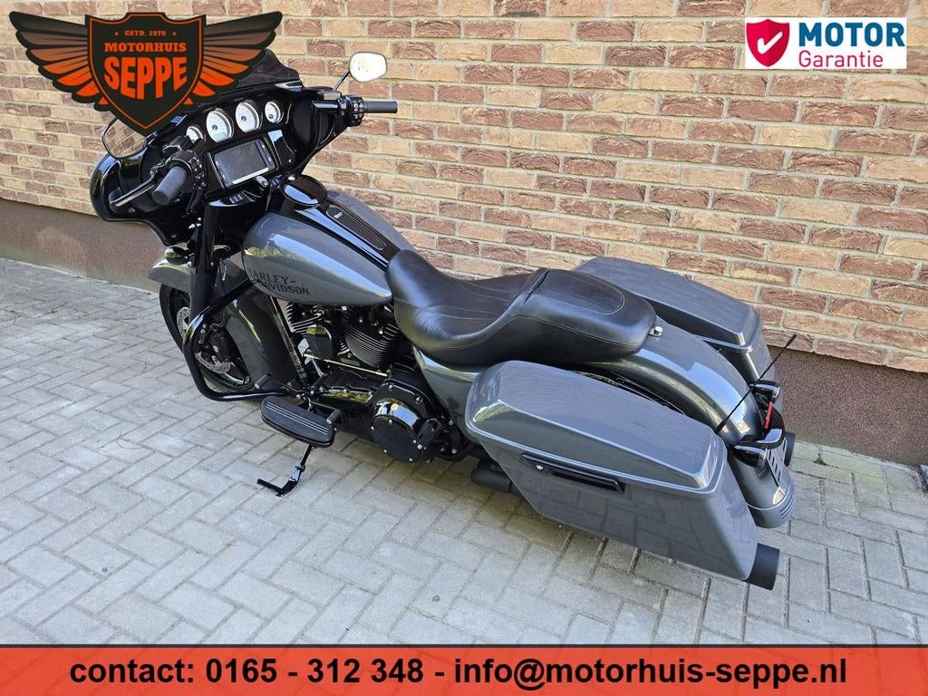 HARLEY-DAVIDSON STREET GLIDE SPECIAL FLHXS (bj 2015) 24,761, 2 cilinders, 1690 cc, HARLEY-DAVIDSON, Bedrijf