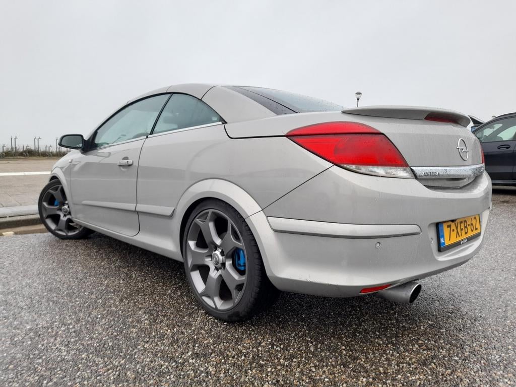 Opel Astra 2.0 16V Twintop 2007 Grijs, Auto's, Voorwielaandrijving, 1998 cc, 4 cilinders, Cabriolet