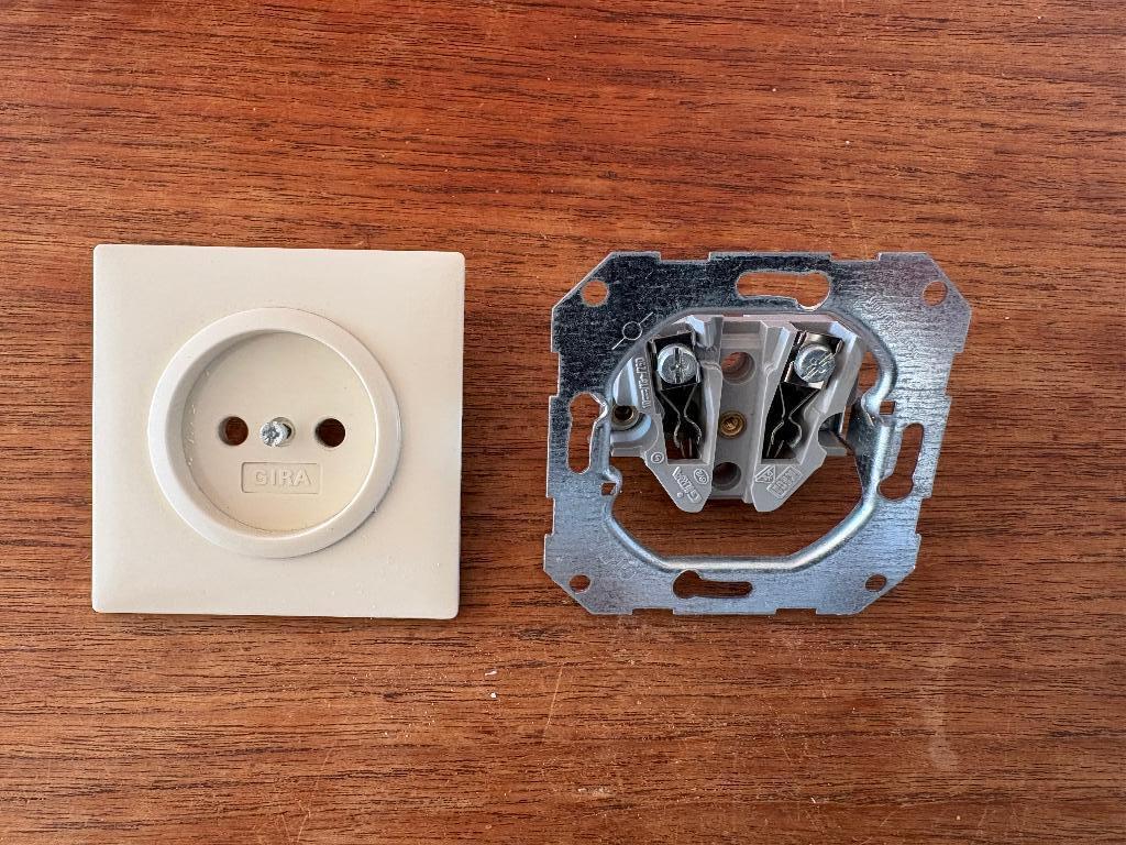 Gira elektra creme, Ophalen of Verzenden, Gebruikt, Overige typen