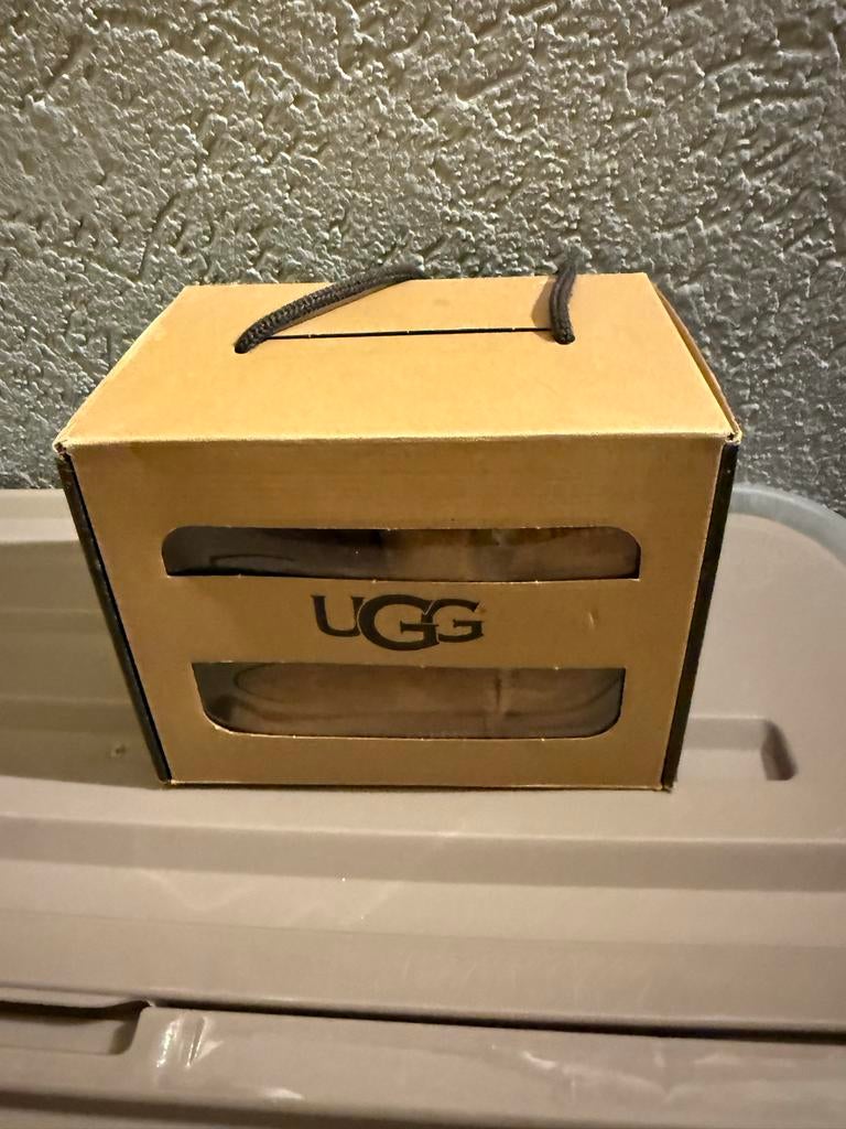 Gloednieuwe UGG Ierin baby laarsjes - Maat 17/18, Kinderen en Baby's, Ophalen of Verzenden, Nieuw, Jongetje of Meisje, Laarsjes
