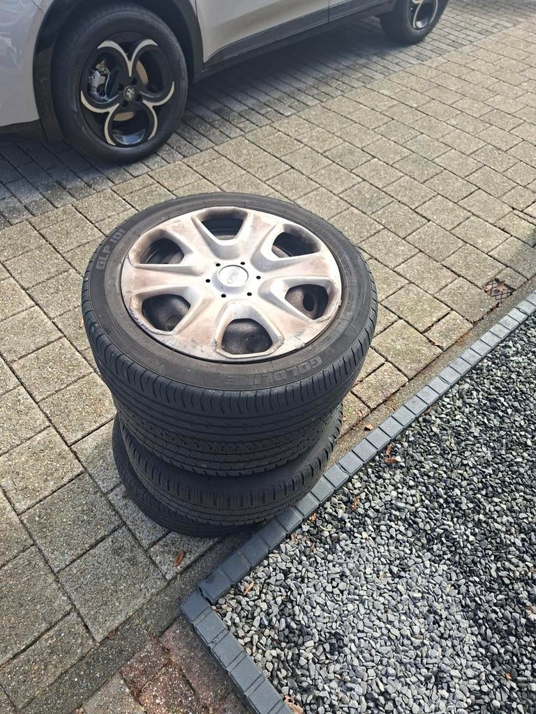 Auto banden 4 stuks ford fiesta, Auto diversen, Wieldoppen, Ophalen