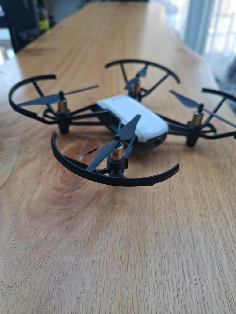 DJI Tello drone - Wit - Zo goed als nieuw, Basiskwaliteit, Minder dan 100 meter, Zo goed als nieuw, DJI