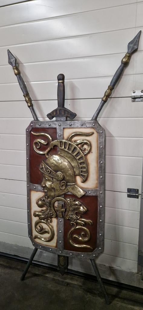 Romeins schild  -165cm hoog, Ophalen