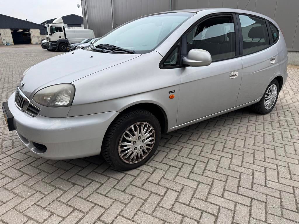 Daewoo Tacuma 1.6-16V Spirit Airco, Auto's, Daewoo, Voorwielaandrijving, Stof, Gebruikt, Zwart