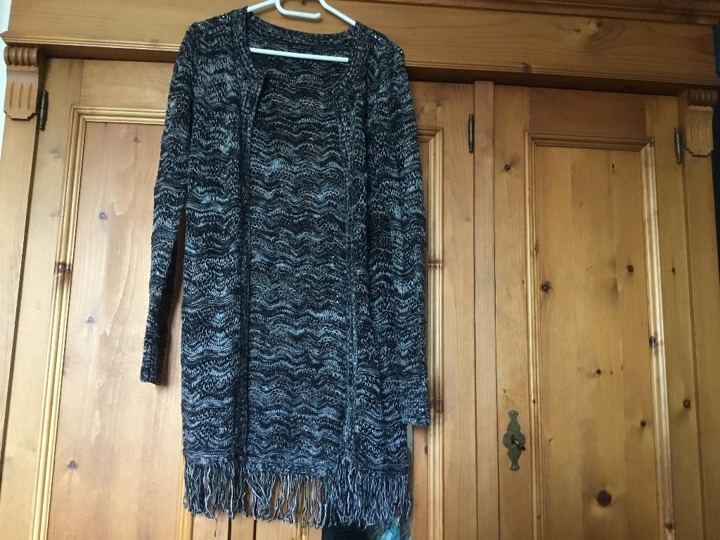 Zwart/wit vest met franjes van jazlyn. Maat s, Kleding | Dames, Jazlyn, Zwart, Ophalen of Verzenden, Zo goed als nieuw