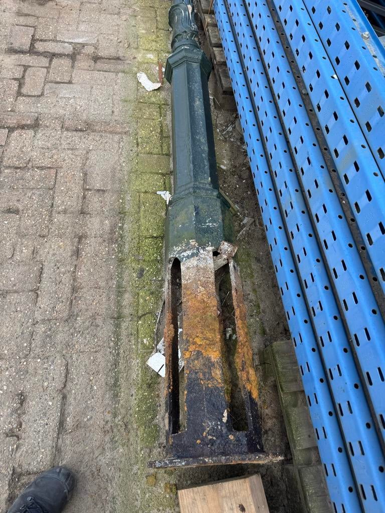 Gietijzeren lichtmast, Ophalen