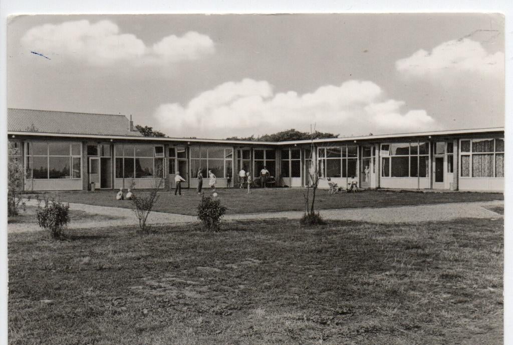 Oosterkapelle. C.N.V. Vakantieoord "Bos en Duin".  **, Verzenden, 1960 tot 1980, Ongelopen, Zeeland