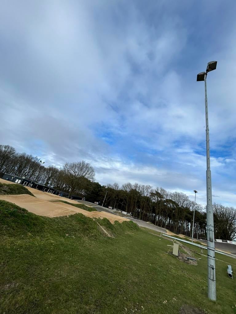 Lichtmasten 10 meter, Telecommunicatie, Antennes en Masten, Ophalen of Verzenden, Gebruikt, Mast