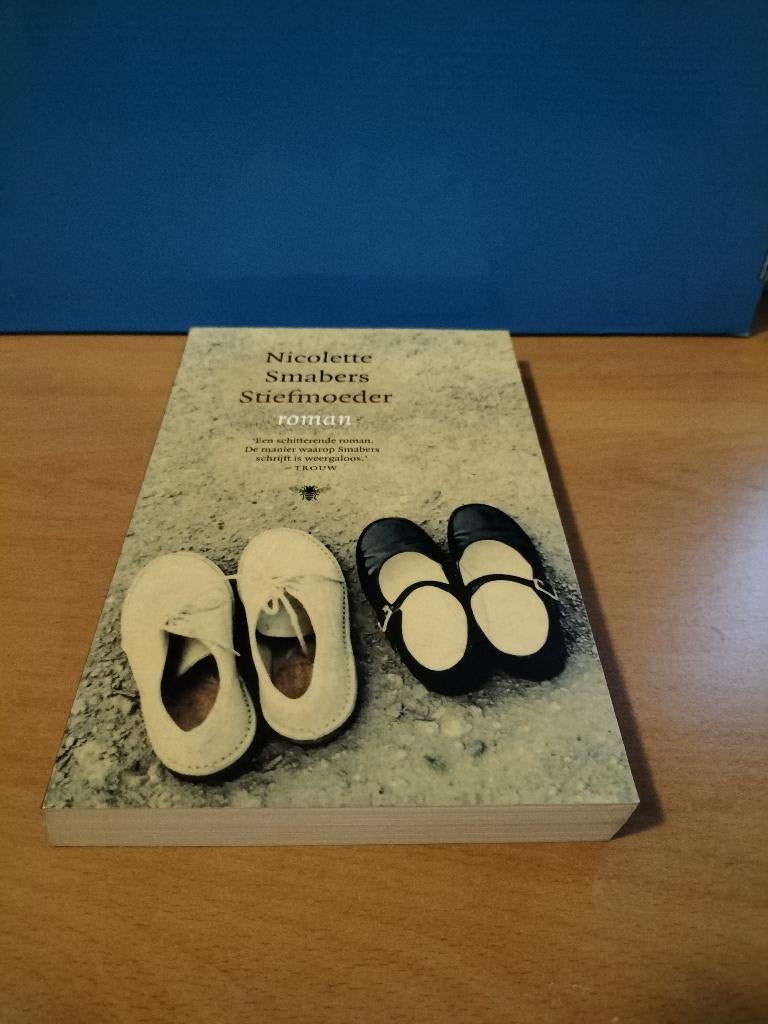 Nicolette Smabers - Stiefmoeder, Gelezen, Ophalen of Verzenden, Nederland, Nicolette Smabers
