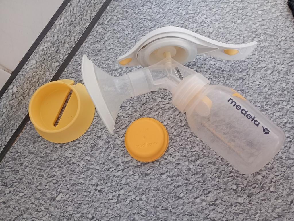 Medela Harmony handkolf - Handmatige borstkolf, Ophalen of Verzenden, Gebruikt