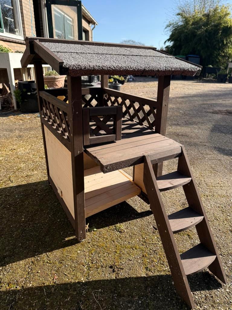 Kattenhuis voor buiten of binnen, Ophalen, Zo goed als nieuw, Drinken en Voederen