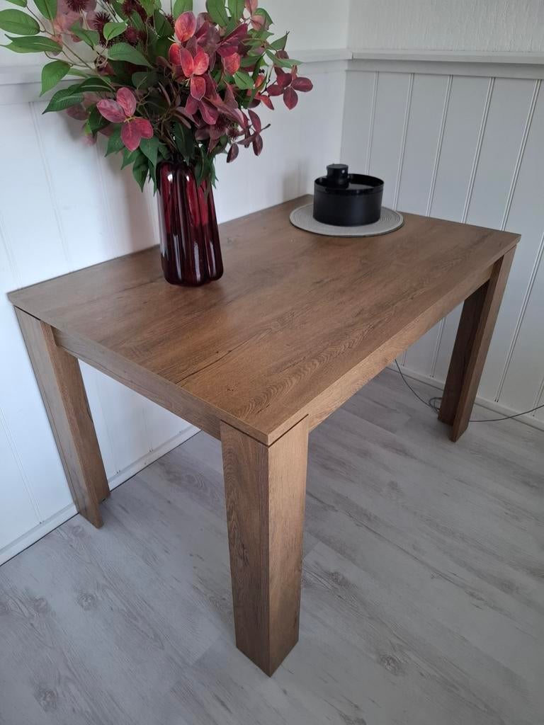 Eettafel met houtlook, Huis en Inrichting, Tafels | Eettafels, Ophalen