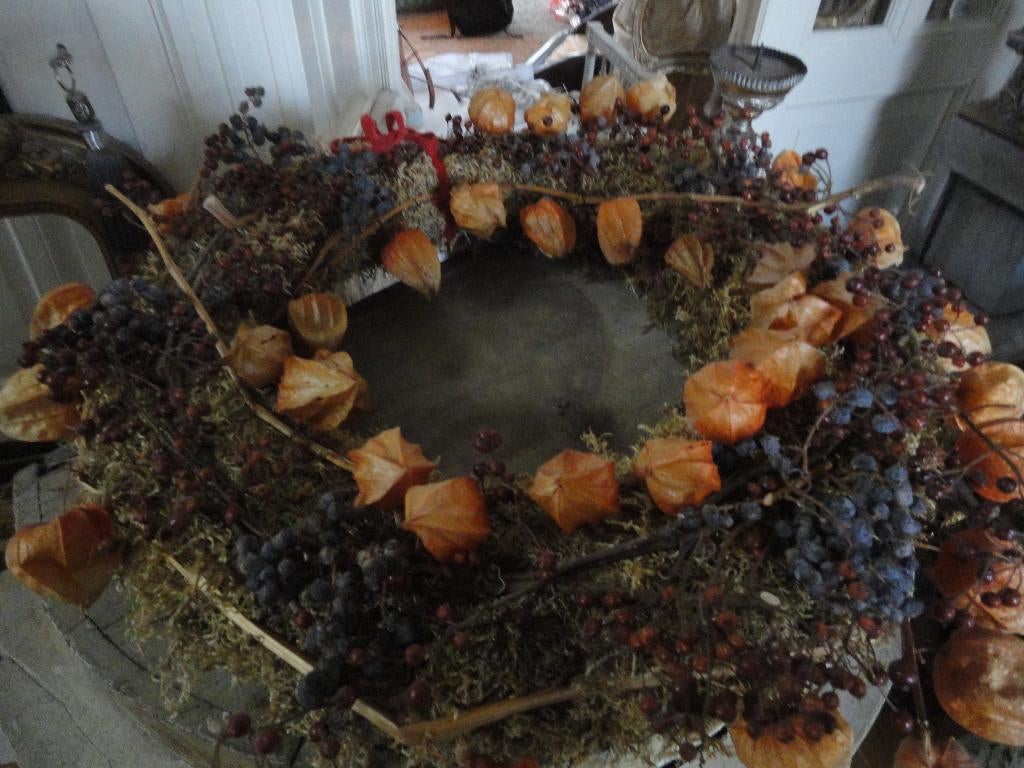 oude KRANS met LAMPIONNETJES/RODE+BLAUWE BESSEN/MOS, 55 cm, Huis en Inrichting, Woonaccessoires | Kransen, Gebruikt, Ophalen of Verzenden