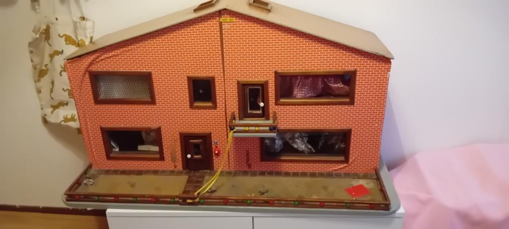 Vintage Poppenhuis met Meubels en Verlichting, Kinderen en Baby's, Speelgoed | Poppenhuizen, Gebruikt, Poppenhuis, Ophalen