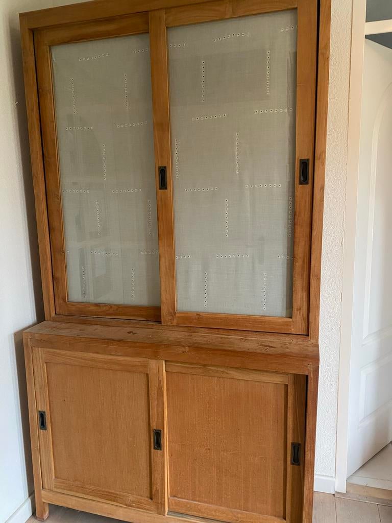 Houten vitrinekast met schuifdeuren, Ophalen of Verzenden, Gebruikt