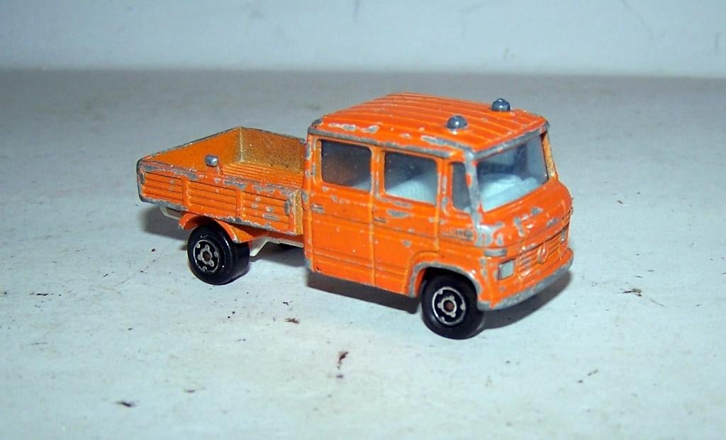 Vintage Majorette Mercedes bus met laadbak., Ophalen of Verzenden, Zo goed als nieuw, Bus of Vrachtwagen