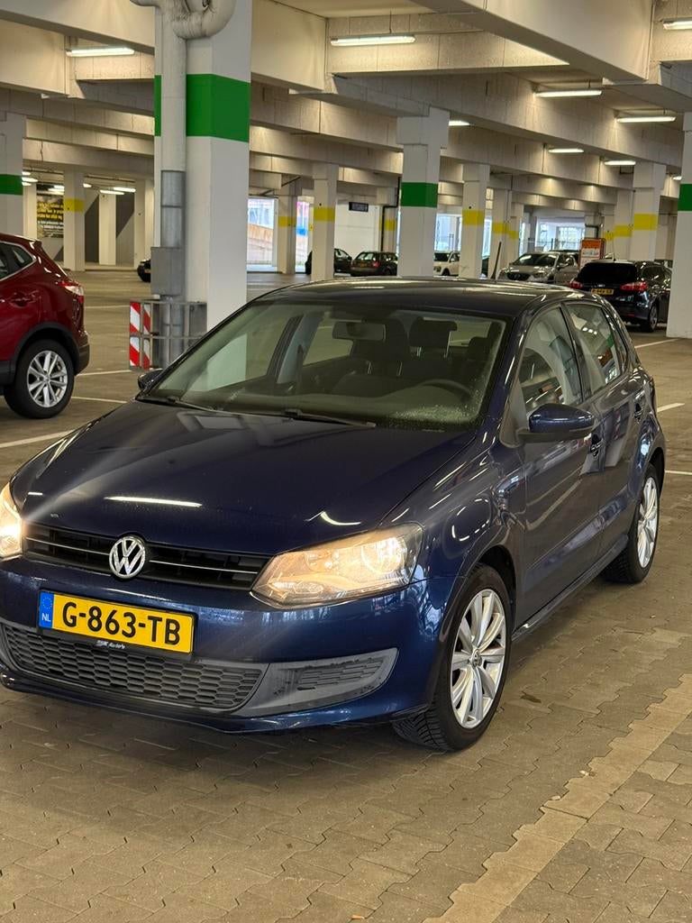 Volkswagen Polo 1.4 16V FSI 63KW 2009 Blauw, Kleding | Heren, Polo's, Blauw, Ophalen of Verzenden