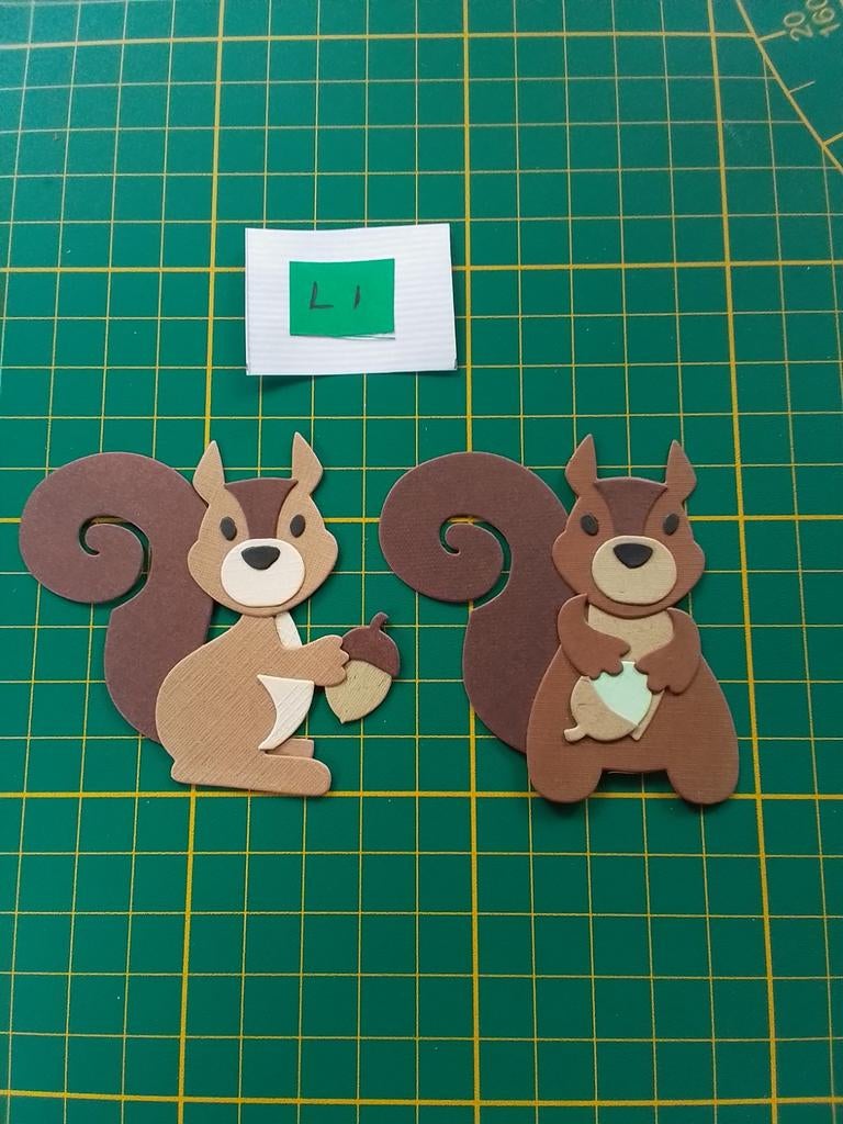 L1 stansjes 2 eekhoorntjes, Ophalen of Verzenden, Nieuw