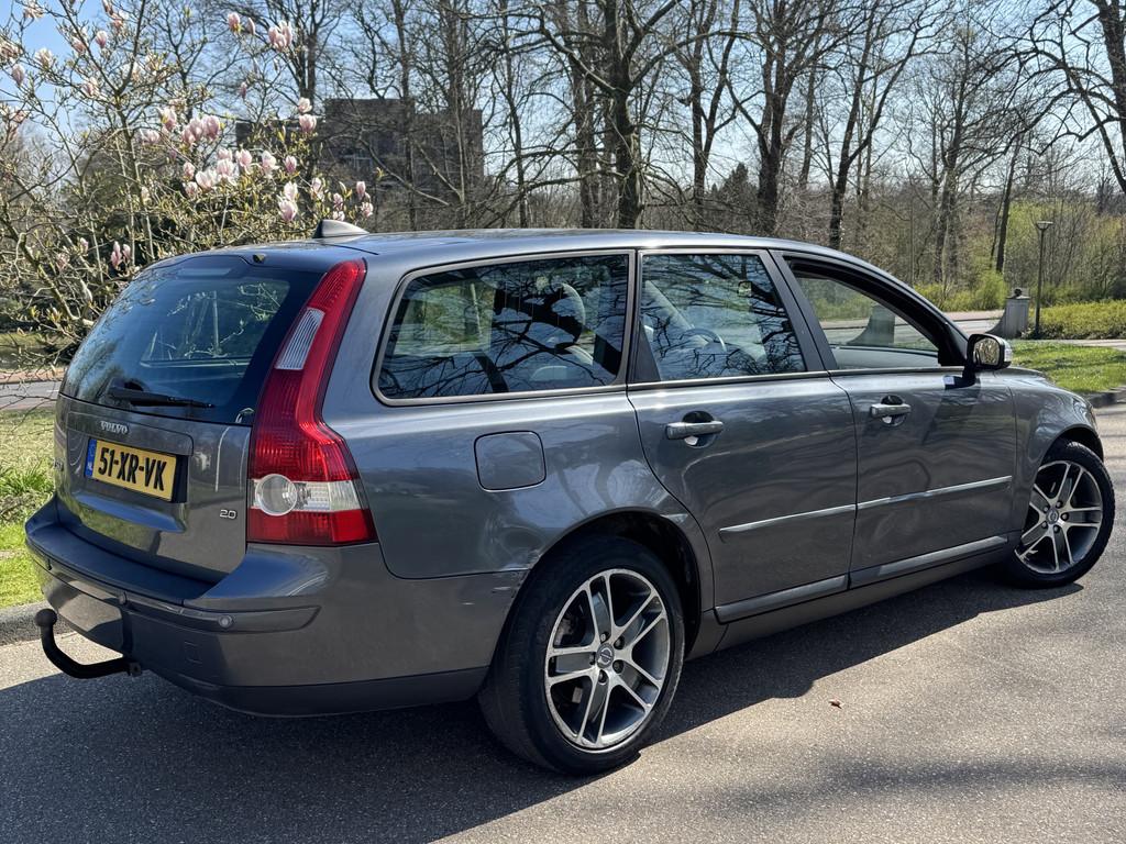 Volvo V50 2.0 SCHUIFDAK, Edition II Sport (bj 2007), Voorwielaandrijving, 4 cilinders, Zilver of Grijs, Parkeersensor