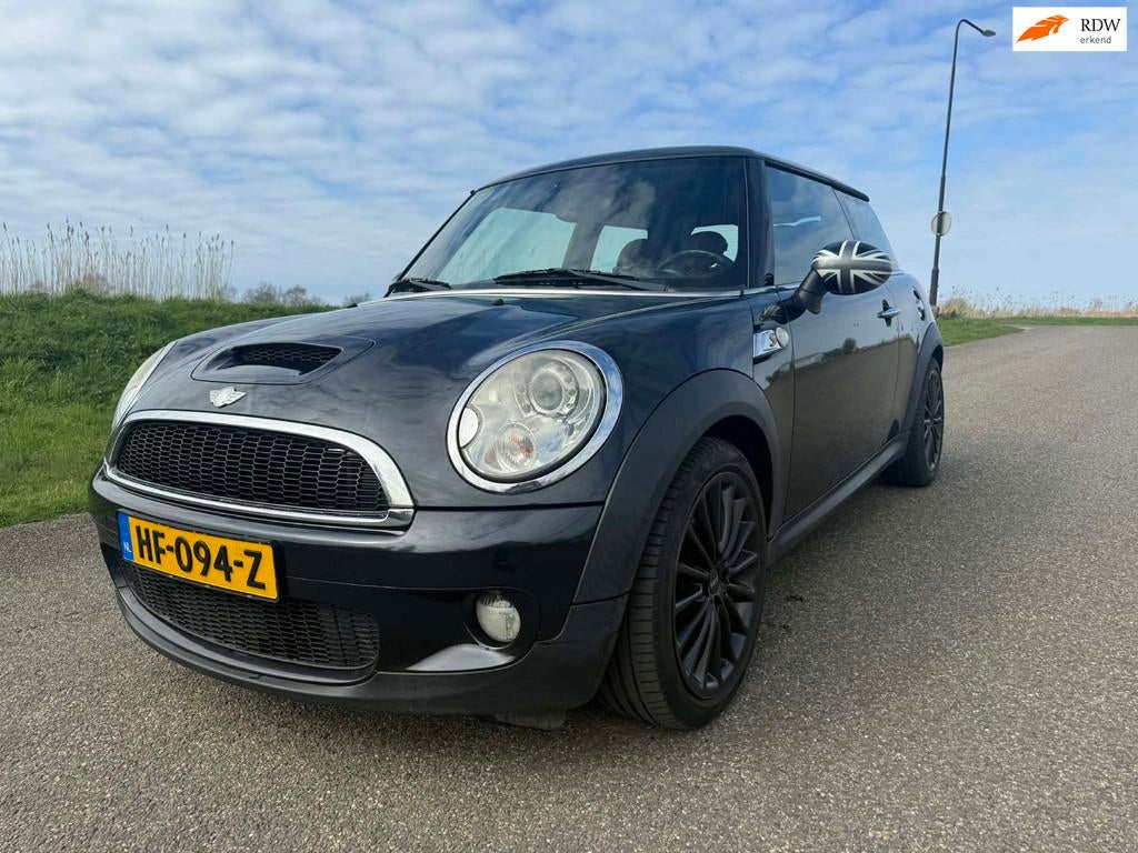Mini Mini 1.6 Cooper S {NWAPK}{NW KETTING}{STOELVERW}{GARANT, Voorwielaandrijving, Gebruikt, 4 cilinders, 4 stoelen