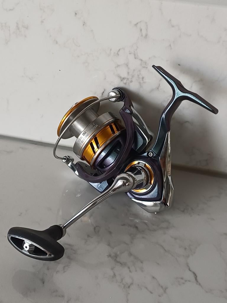 Daiwa Regal 3000D C – Topstaat, Ophalen of Verzenden, Zo goed als nieuw, Molen