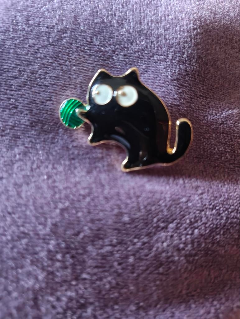 Grappig broche kat poes, Ophalen of Verzenden, Zo goed als nieuw, Overige materialen