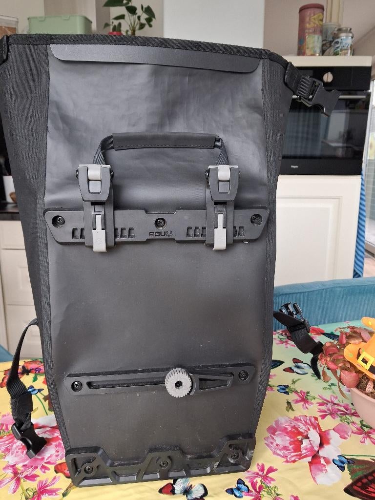 Fietstassen E-bike, Ophalen of Verzenden, Zo goed als nieuw, AGU waterproof