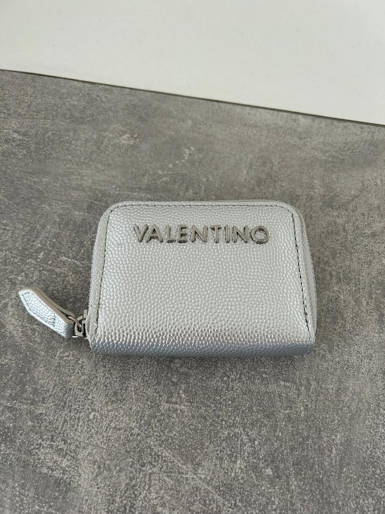 Valentino beurs, Ophalen, Zwart