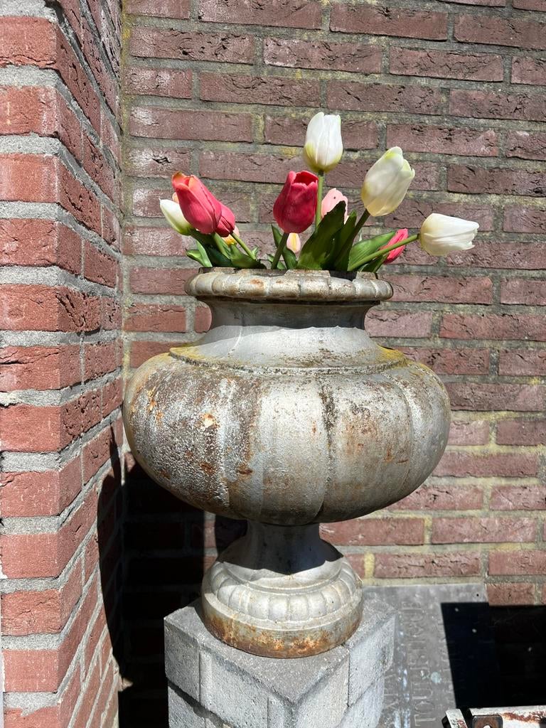 ANTIEK GIETIJZEREN TUINVAAS, Ophalen