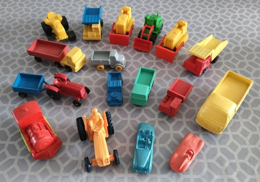 17x Vintage speelgoed Vinyl Auto's, Tractors, jaren '60/'70, Ophalen of Verzenden, Gebruikt
