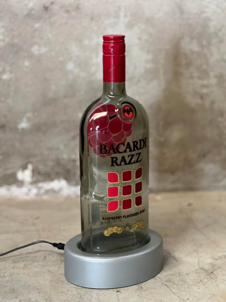 Zeldzame oude Bacardi lichtreclame Raz. Op 220v, Lichtbak of (neon) lamp, Ophalen of Verzenden, Zo goed als nieuw, Nvt