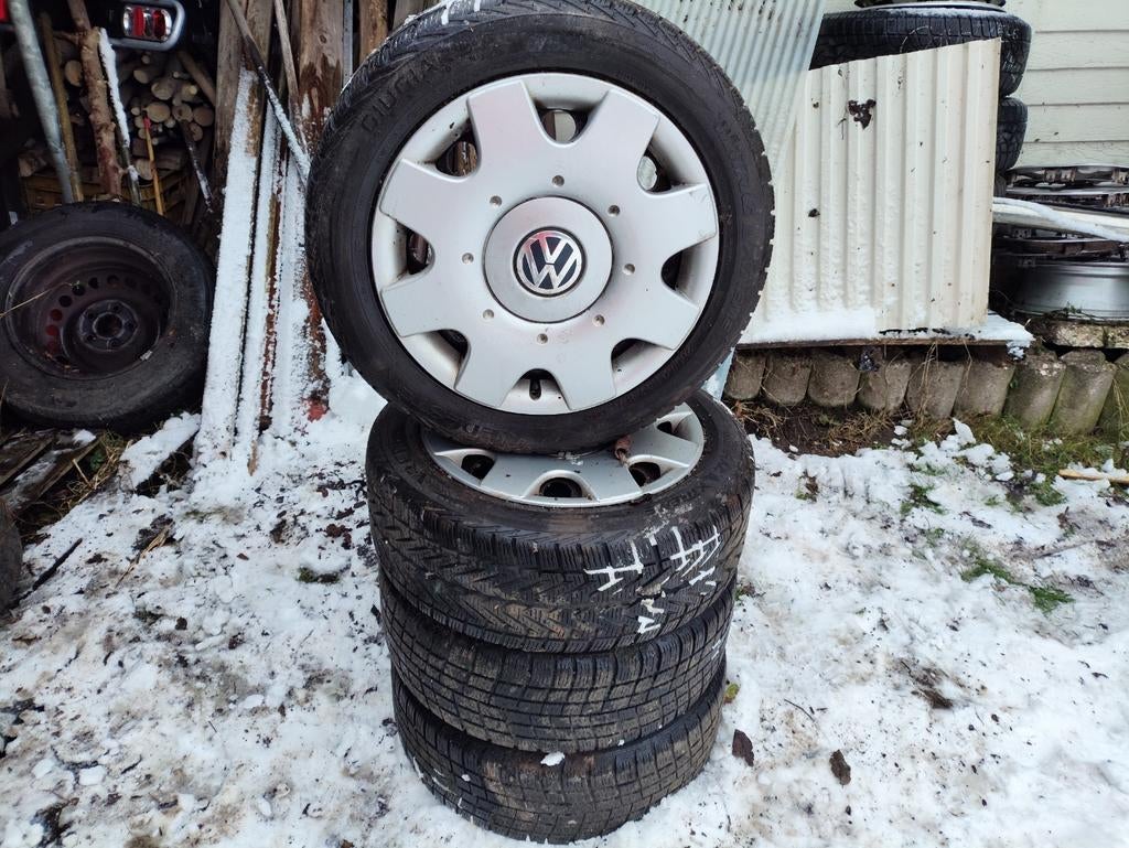 Winterset VW Polo Golf 16 Inch met doppen, Ophalen