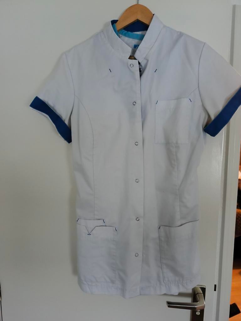 Blauw/Turquoise Wit Jasje, uniform  - Maat M, Berkel, Ophalen of Verzenden, Gedragen