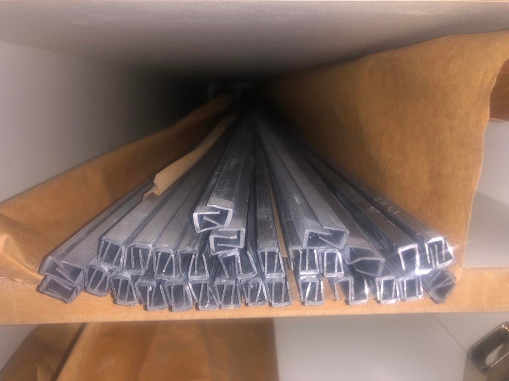 31 stuks U profiel lood 8mm, Glas in lood, Ophalen, Zo goed als nieuw