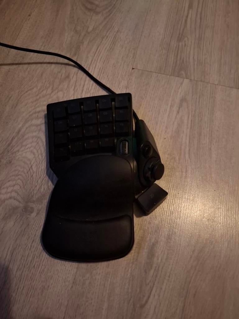 Razer Tartarus V2 Gaming Keypad, Gaming toetsenbord, Gebruikt, Ophalen of Verzenden, Overige indelingen