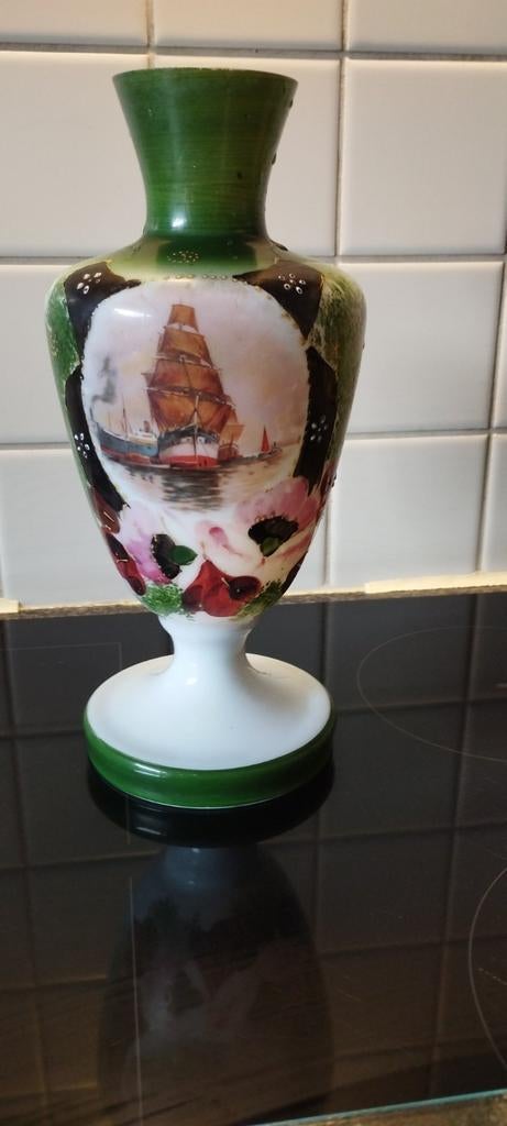 Vintage Opaline Vaas met Schepen, Antiek en Kunst, Ophalen