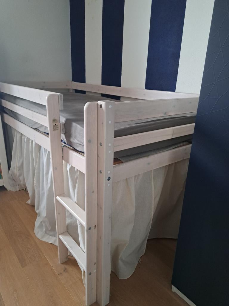 Mooie halfhoogslaper, Kinderen en Baby's, Kinderkamer | Stapelbedden en Hoogslapers, Ophalen, Gebruikt, Halfhoogslaper