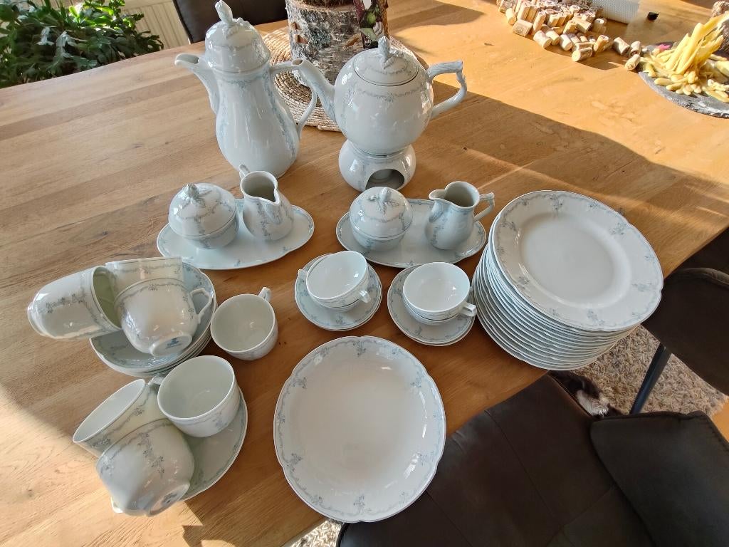 Koffie en theeservies Kaiser Rokokoform Dubassi, Huis en Inrichting, Keuken | Servies, Ophalen of Verzenden, Zo goed als nieuw