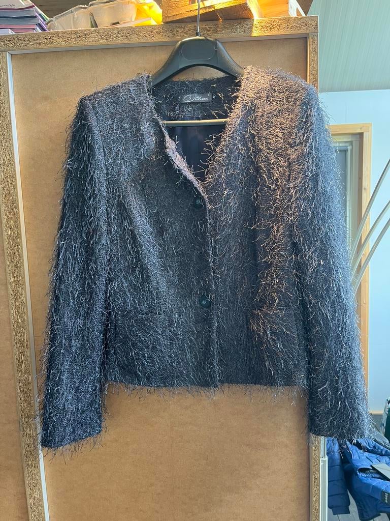 B Three grijs jasje maat 40, Kleding | Dames, Jasjes, Kostuums en Pakken, Ophalen of Verzenden, Zo goed als nieuw, Maat 38/40 (M)