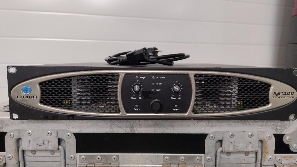 Crown XS1200 versterker 2x1100W, Ophalen of Verzenden, Gebruikt, 1000 watt of meer, P.A.