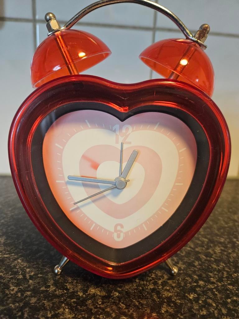 Hartvormige, Ophalen of Verzenden, Gebruikt, Analoog, Wekker of Tafelklok