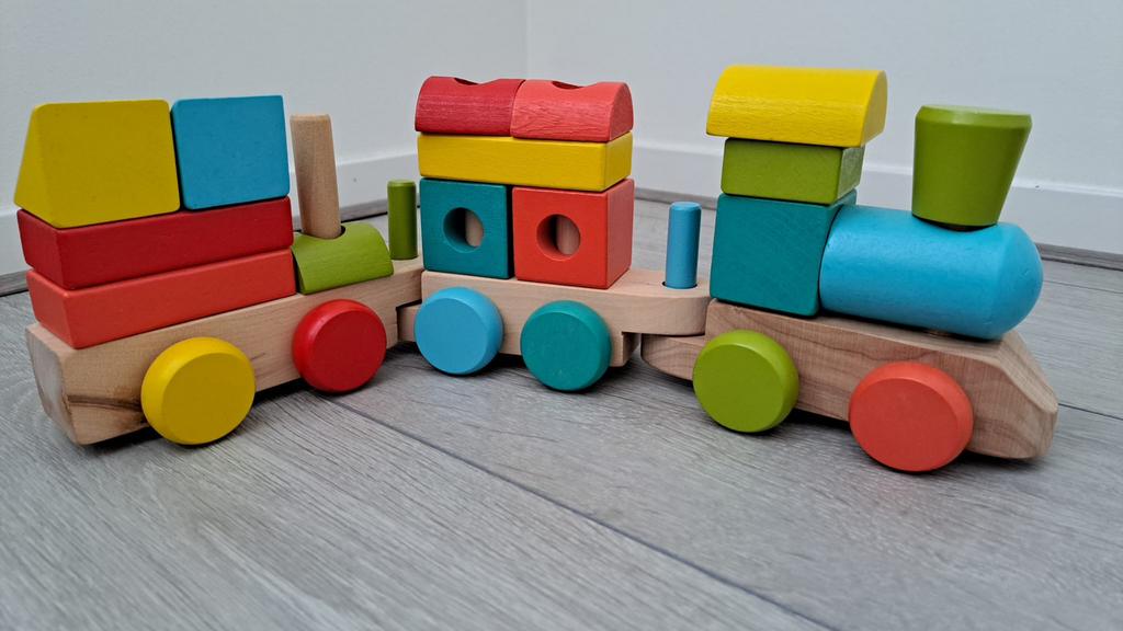 Houten trein NIEUW, Kinderen en Baby's, Speelgoed | Houten speelgoed, Ophalen of Verzenden, Zo goed als nieuw