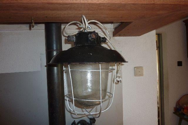 KOOILAMP,1920-30,INDUSTRIEL,VINTAGE,FABRIEKSLAMP, Huis en Inrichting, Gebruikt, INDUSTRIEL,1920-30, Ophalen of Verzenden, Glas