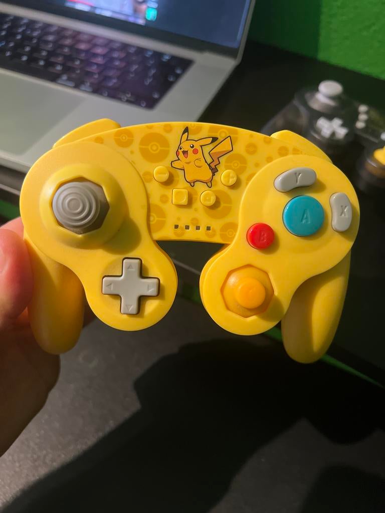 Pikachu PowerA GameCube Stijl Switch Controller, Gebruikt, Overige controllers, Ophalen of Verzenden, Draadloos